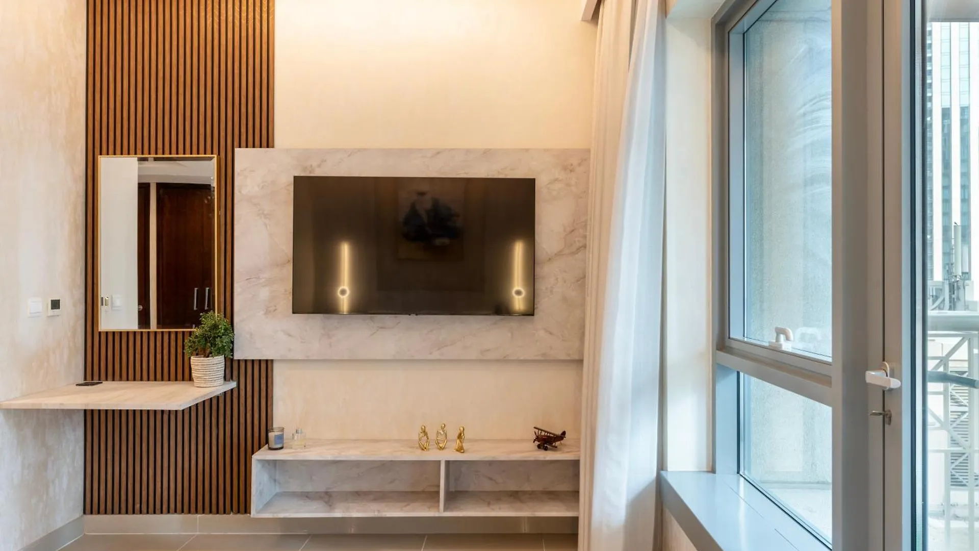 Luxurious Apartment Near Burj Khalifa & Dubai Mall